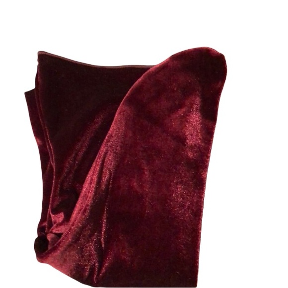 Hue Burgundy Velvet Ankle Socks - Picture 4 of 4